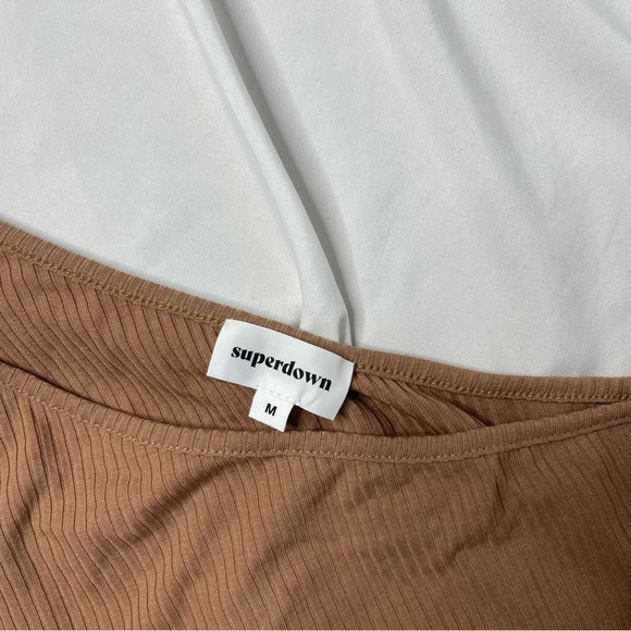 Revolve Superdown Ellie One Shoulder Ribbed Neutral Nude Cropped Top Medium - Picture 4 of 7